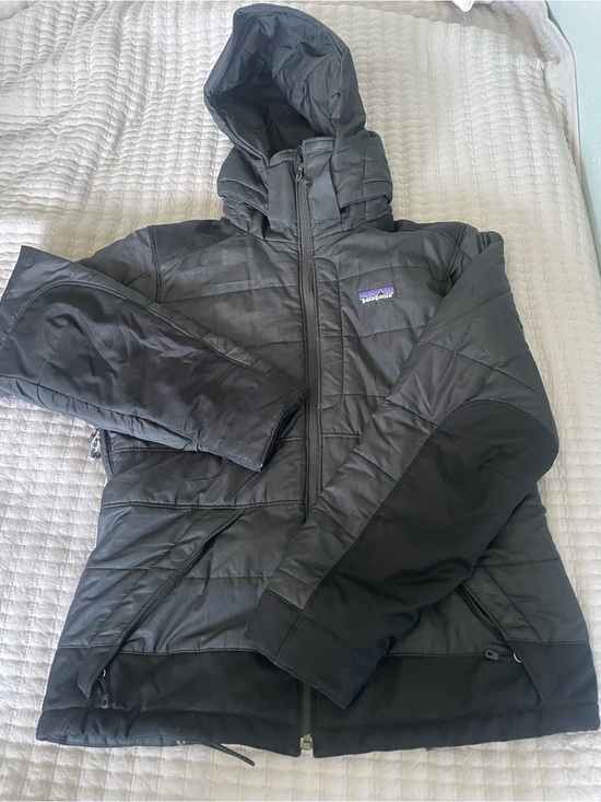 Patagonia Jackets & Blazers - Patagonia Women's Hooded Hybrid Insulated Jacket Black Size Small